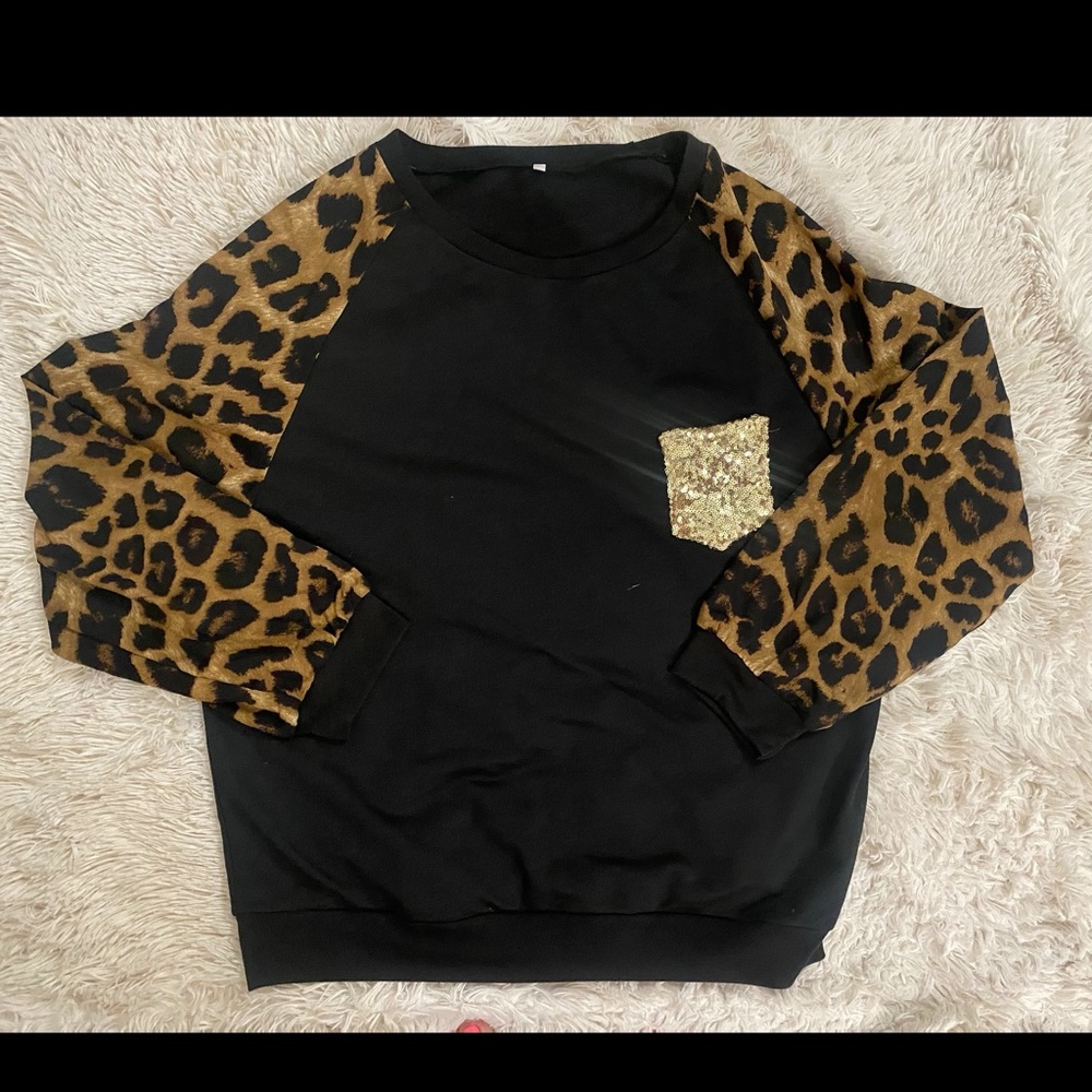 NWOT Rare Boutique Leopard Sleeve Sweater